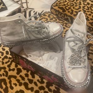 Free people high to sneaker size 39 studded with brooch  worn 1 time